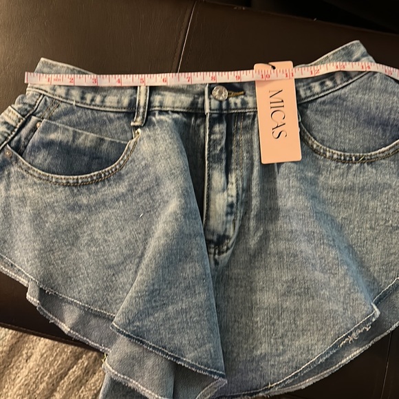 MICAS FRAYED HEM WIDE LEG DENIM SHORTS - Picture 5 of 7